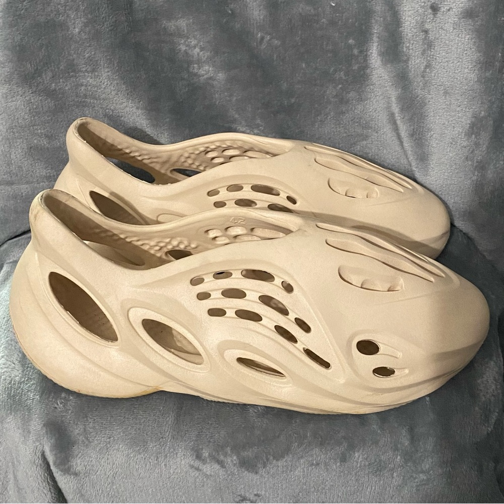 Cream Sculptural Mules with Perforated Design Mens‎ Running Shoes Size 42